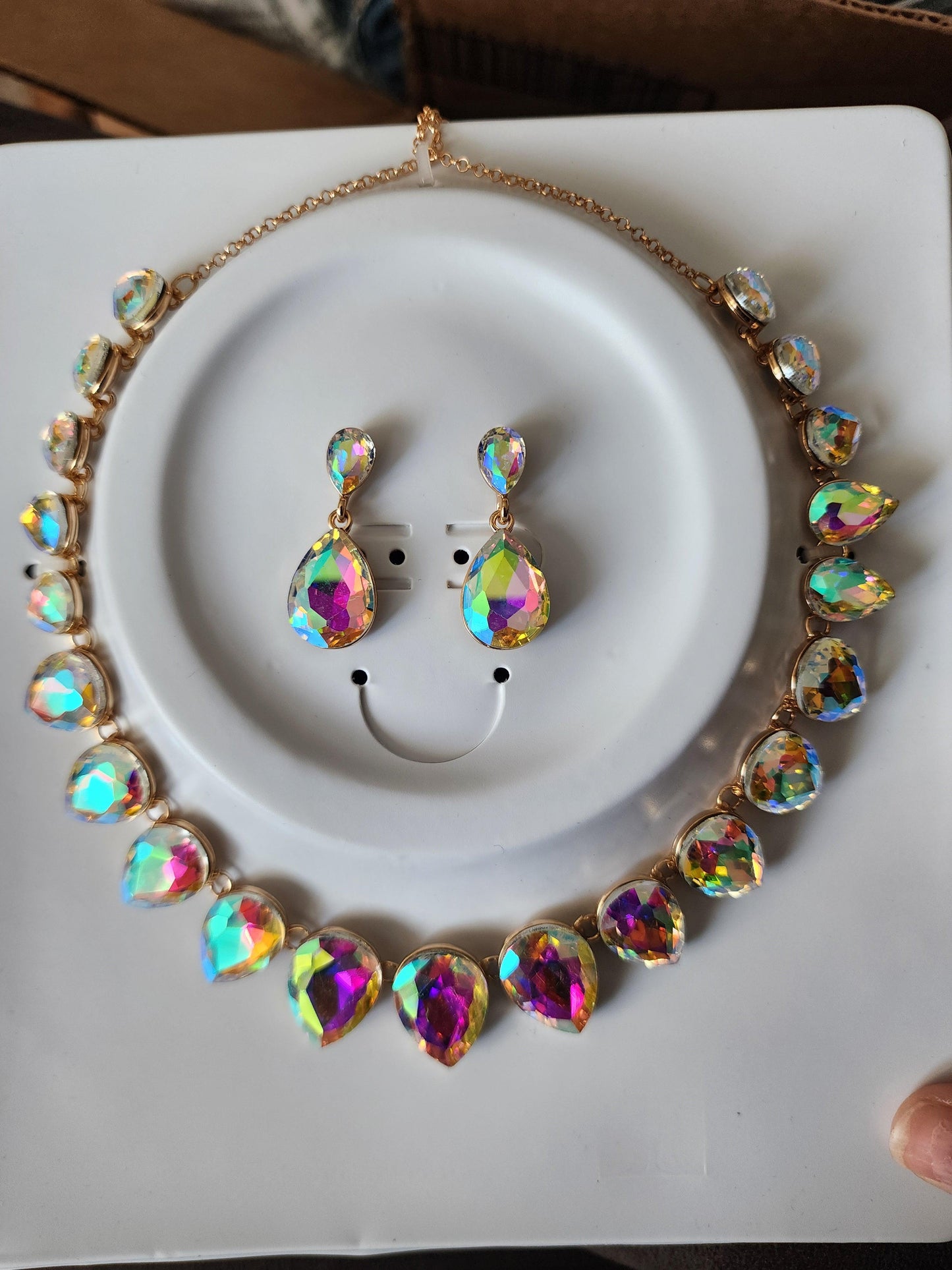 Teardrop necklace with matching earrings