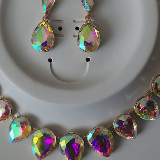 Tear drop necklace with matching earrings